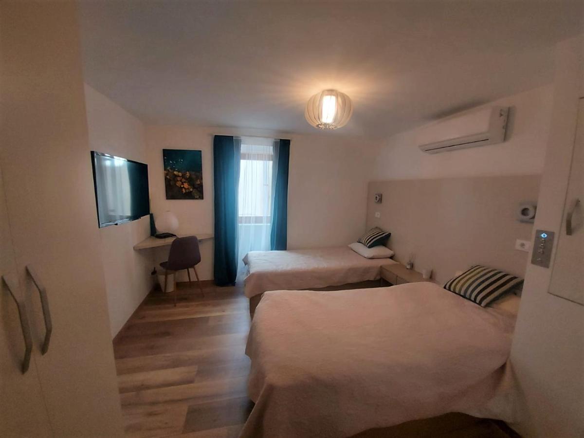 New Villa In Old Center - Pag Pag Town Bagian luar foto