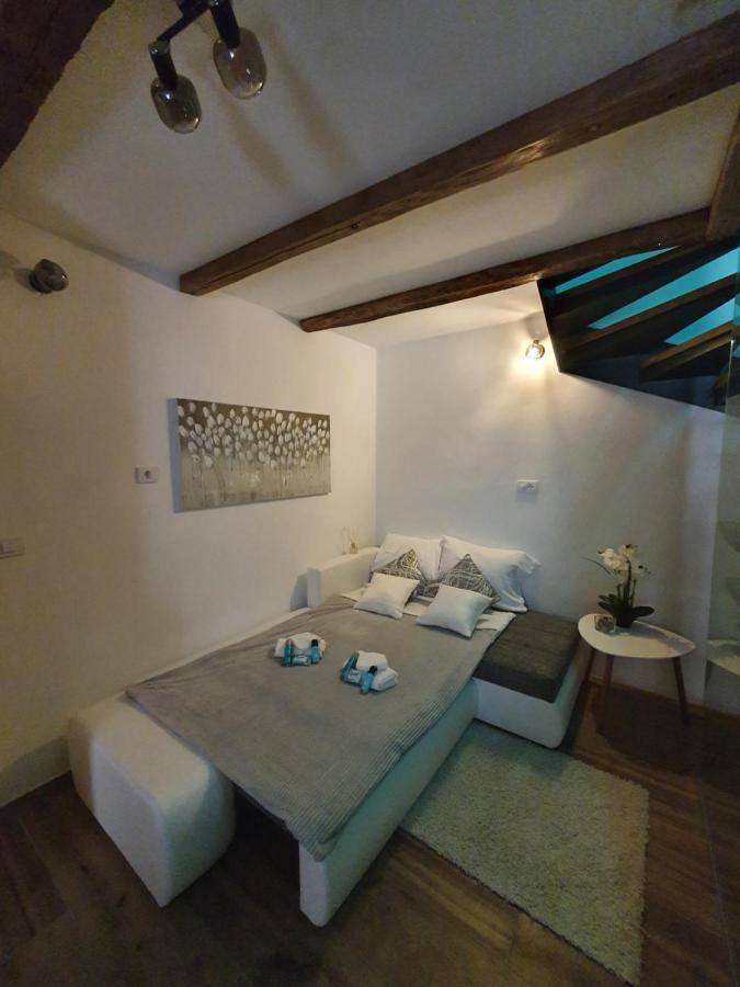 New Villa In Old Center - Pag Pag Town Bagian luar foto